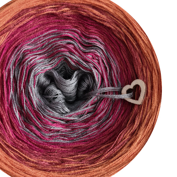 Ombreccino flow medium grey, cherries, brick, cognac