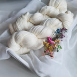 Luxurious undyed lace weight yarn, 25% mulberry silk, 75% superwash merino (extra fine), 800m/100g, 2/16 NM