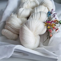 Luxurious undyed lace weight yarn, 25% mulberry silk, 75% superwash merino (extra fine), 800m/100g, 2/16 NM