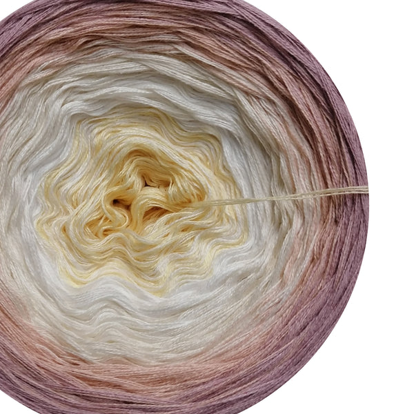 Ombreccino vanilla, wool white, creme, peach, dirty pink