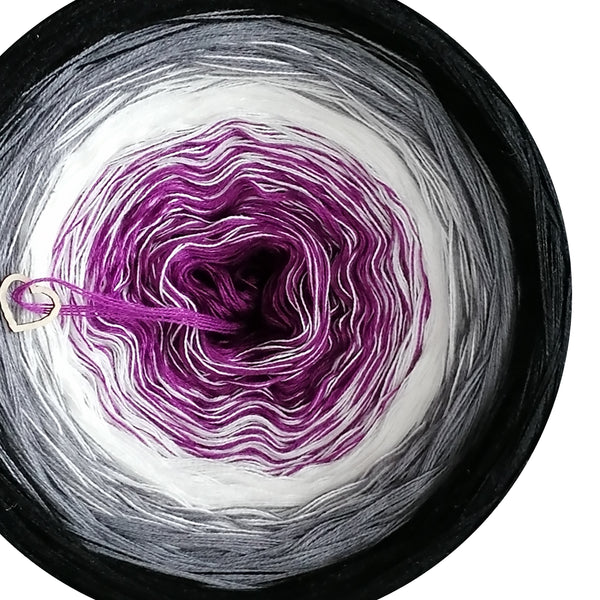 Ombreccino thistle, wool white, medium grey, black
