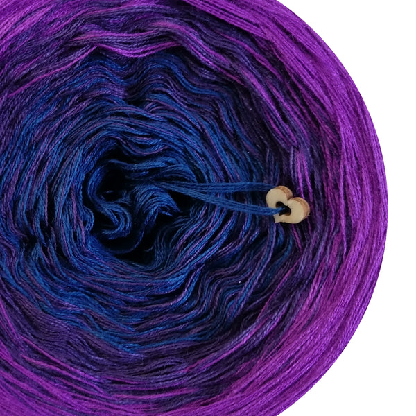 Ombreccino midnight blue, purple, thistle